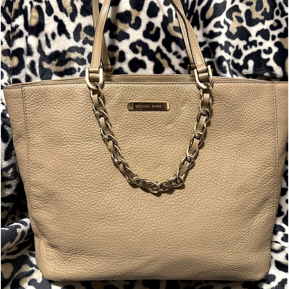 GUC  MICHAEL KORS TOTE in taupe pebbled leather